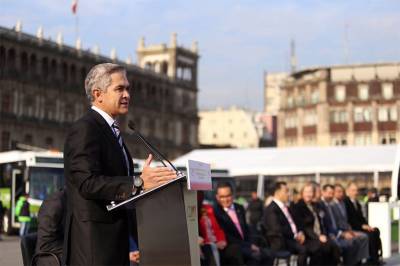 Fotomultas continuarán en la CDMX, confirma Mancera