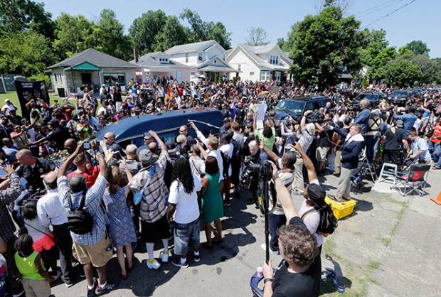 Muhammad Ali se despidió de Louisville con emotivo funeral