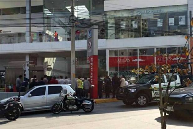 Asaltantes abatidos en Interlomas eran policías del DF