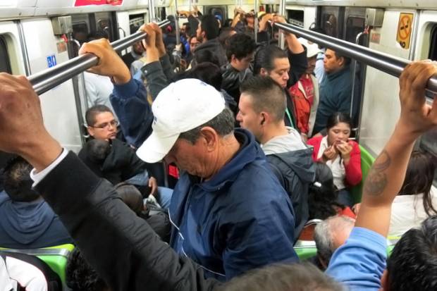 Capturan a sujeto que acosaba a una menor en el Metro