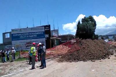 Dos hombres quedaron lesionados al caerles alud de tierra en La Resurrección