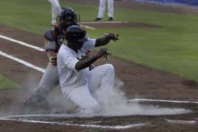 Pericos cayó 13-6 ante Tigres de Quintana Roo y pierde primera serie en el Serdán