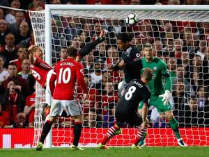 Ibra y Manchester United derrotaron 2-0 al Southampton