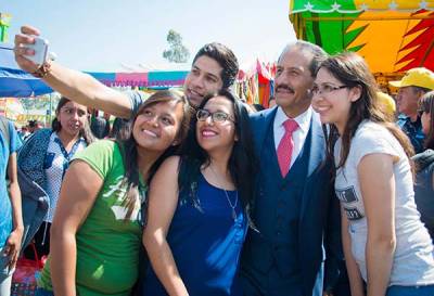 La BUAP celebra Feria de San Valentín en CU