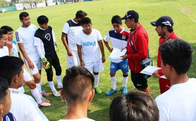 Lobos BUAP reunió en su campo de pruebas a más de 200 jóvenes