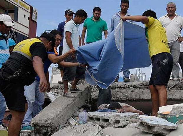 México envía misión de rescate a Ecuador por terremoto