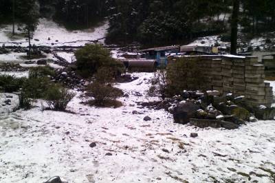 VIDEOS: Cae intensa nevada en la autopista México-Puebla