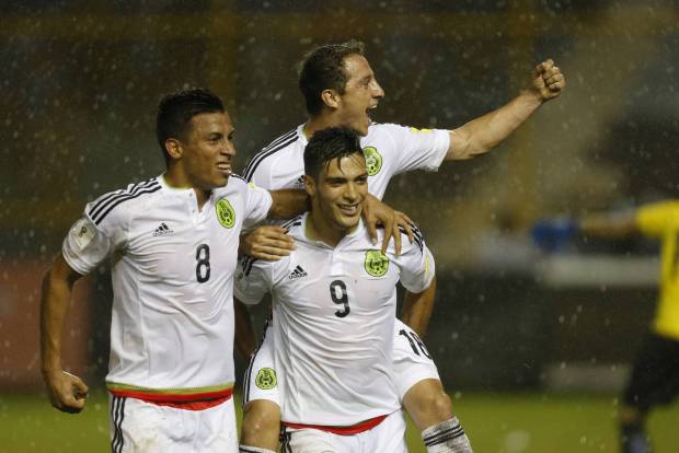 México derrotó 3-1 a El Salvador en eliminatoria rumbo a Rusia 2016