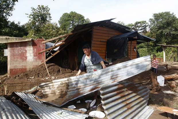 Hay 945 casas dañadas en Puebla por la tormenta Earl