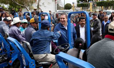 RMV entrega apoyos a productores, mujeres y niños en Tepanco