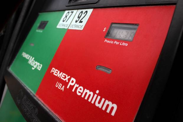 Gasolina Premium bajará 3 centavos; magna y diesel, sin cambios