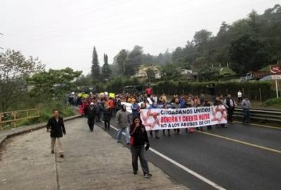 Exigen a CFE “borrón y cuenta nueva” en la Sierra Norte de Puebla