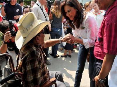 Blanca Alcalá hace campaña en Xicotepec de Juárez