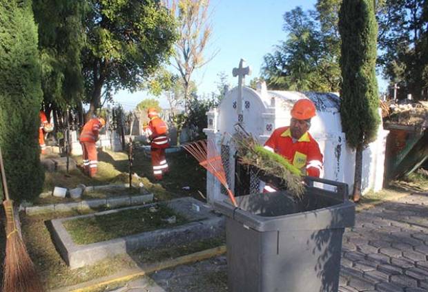 Arranca operativo en 41 panteones de Puebla Capital