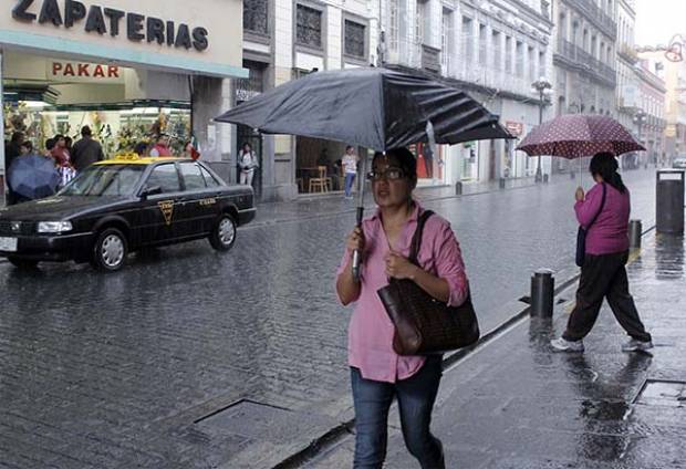 Tormentas fuertes en Puebla por onda tropical número 8