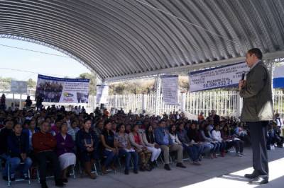 RMV entrega obras y apoyos en San Nicolás de los Ranchos