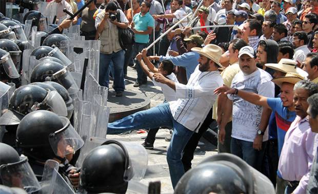 Detienen a líder de la CNTE en Michoacán; van contra 28 más