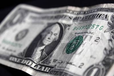 Dólar al menudeo rebasa otra vez la barrera de los 17 pesos