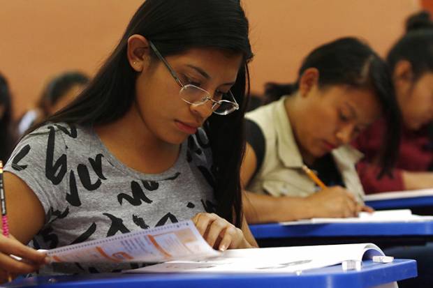 Mexicanos, con nivel educativo de secundaria