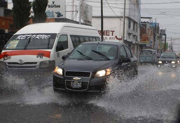 Seguirán fuertes lluvias en Puebla por canales de baja presión