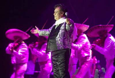 Juan Gabriel inaugurará Centro de Espectáculos Acrópolis el 12 de agosto