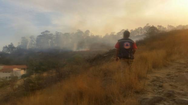 Incendio en cerro Zapotecas quedó controlado, vecinos acusan que fue provocado