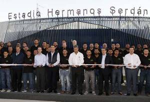 RMV reinauguró el estadio Hermanos Serdán y encabezó presentación de Pericos de Puebla