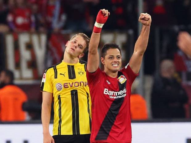 Chicharito comparte liderato de goleo en Alemania