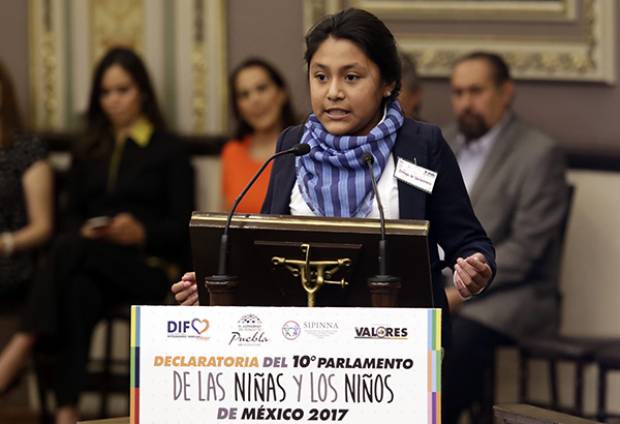 Niños hacen escuchar su voz en el Congreso del estado de Puebla