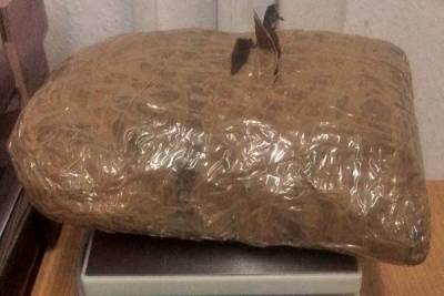 Cayó sujeto con un kilo de marihuana en la CAPU