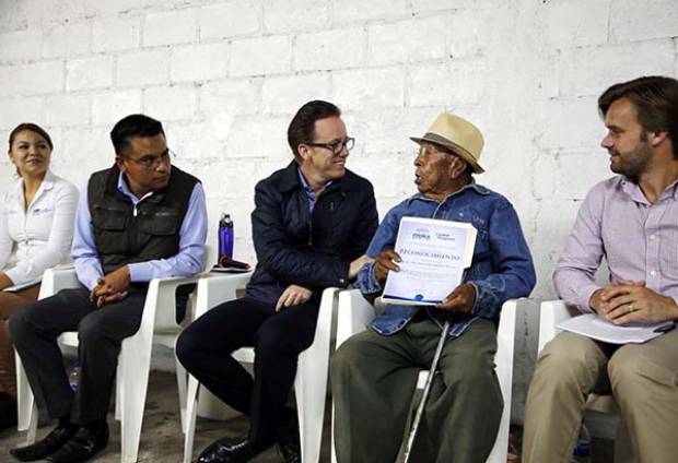 Luis Banck realiza visita a la junta auxiliar San Sebastián de Aparicio