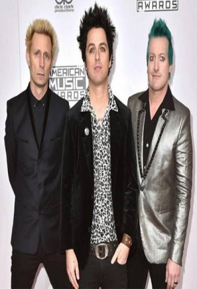 Green Day narra 30 años de historia con álbum de éxitos