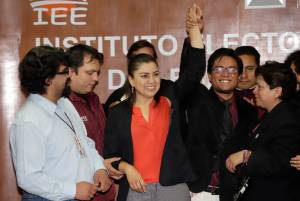 Claudia Rivera recibe constancia de presidenta municipal electa
