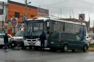 RUTA y camioneta protagonizaron colisión en San Ramón