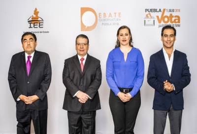 Martha Erika Alonso tunde a Barbosa y gana debate a Casa Puebla