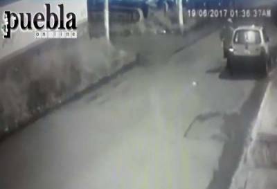 Roban automóvil en menos de dos minutos en Puebla