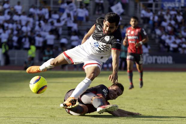 Lobos BUAP cae frente a Necaxa y se acerca al descenso