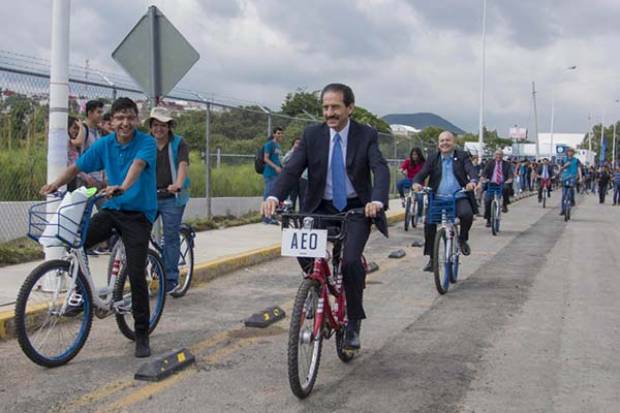 El rector de la BUAP inauguró ciclovía en el Complejo Regional Mixteca en Atlixco