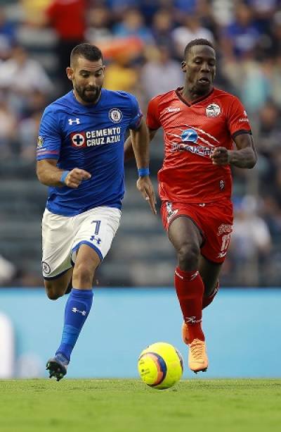 Lobos BUAP se puso al borde del descenso; cayó 1-0 ante Cruz Azul