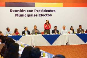 Martha Erika Alonso ofrece trabajar con alcaldes sin importar el partido del que provengan