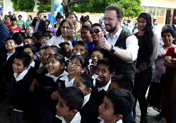 Luis Banck entregó domos en cuatro escuelas públicas