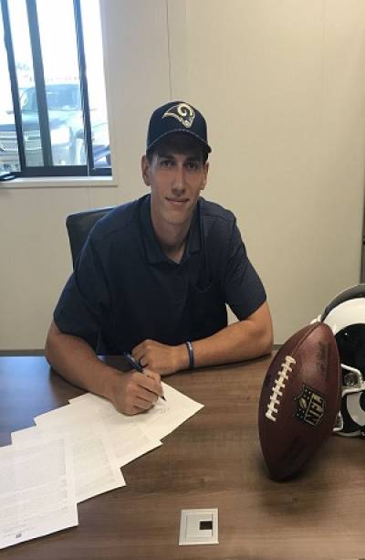 México en la NFL: Luis Pérez firmó contrato con Los Ángeles Rams