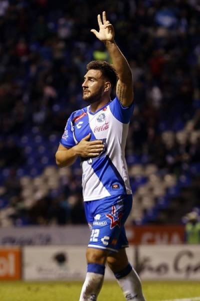 Club Puebla derrotó 2-0 a Monterrey con goles de Cavallini