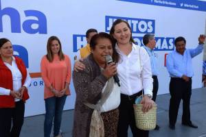 VIDEO: Martha Erika, “valiente y chingona”, exclama tortillera de Coapan