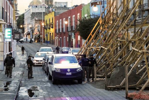 PGR aseguró a dos sujetos por venta de drogas en el centro de Puebla