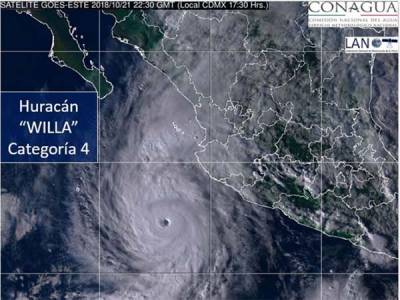 &quot;Willa&quot; ya es huracán categoría 4 y avanza hacia costas mexicanas