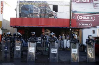 FOTOS: Profepa y PF decomisaron carbón en expendio de la Central de Abasto