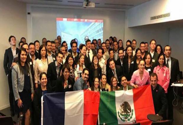 Michel Chaín, titular de la Secotrade, promueve a Puebla en París, Francia