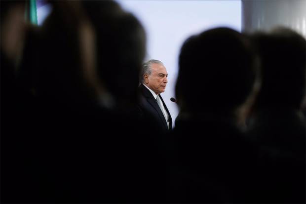 Diputados de Brasil piden “impeachment” contra presidente Temer