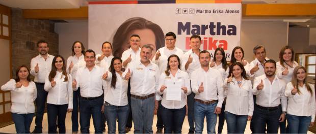 Martha Erika Alonso presentó su 3 de 3 y a su equipo de campaña